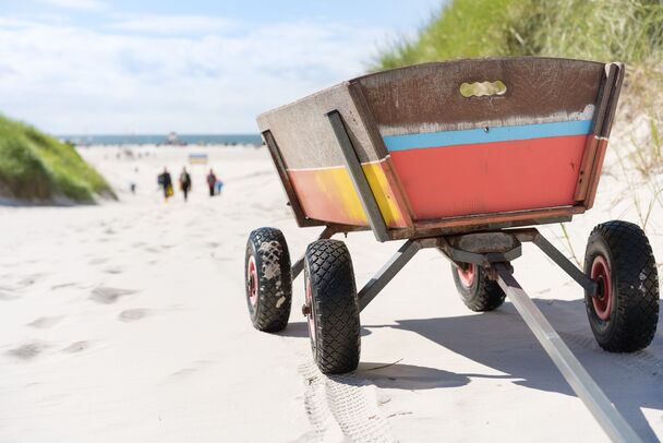 Handwagen am Nordseestrand Norderney